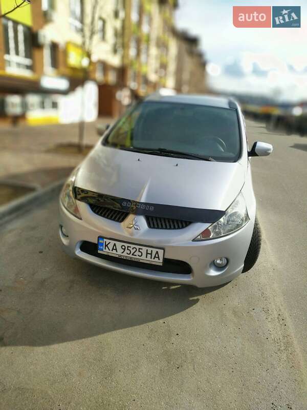 Mitsubishi Grandis 2007