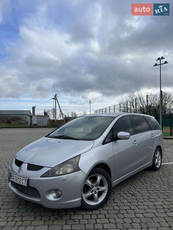 Мінівен Mitsubishi Grandis 2006 в 