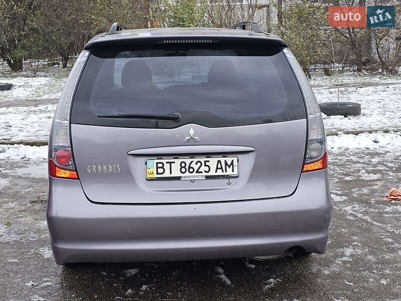 Mitsubishi Grandis 2005 Mitsubishi Grandis 2005