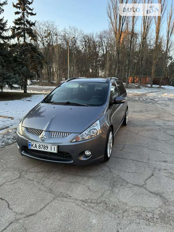 Mitsubishi Grandis 2008