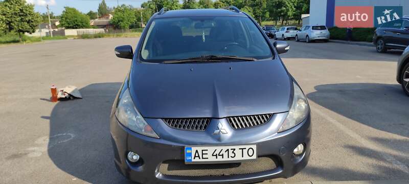 Mitsubishi Grandis 2006