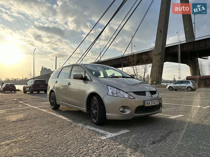 Минивэн Mitsubishi Grandis 2007 в Киеве