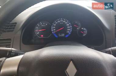 Минивэн Mitsubishi Grandis 2006 в 