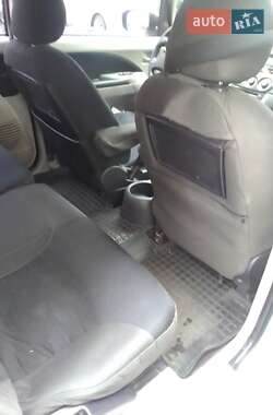 Минивэн Mitsubishi Grandis 2007 в 