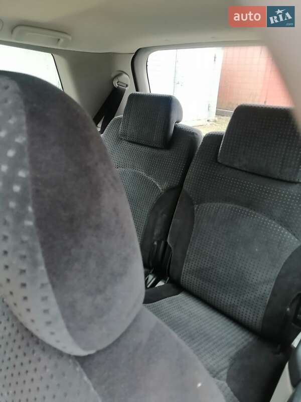 Минивэн Mitsubishi Grandis 2005 в Коломые