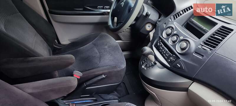 Минивэн Mitsubishi Grandis 2006 в Ивано-Франковске