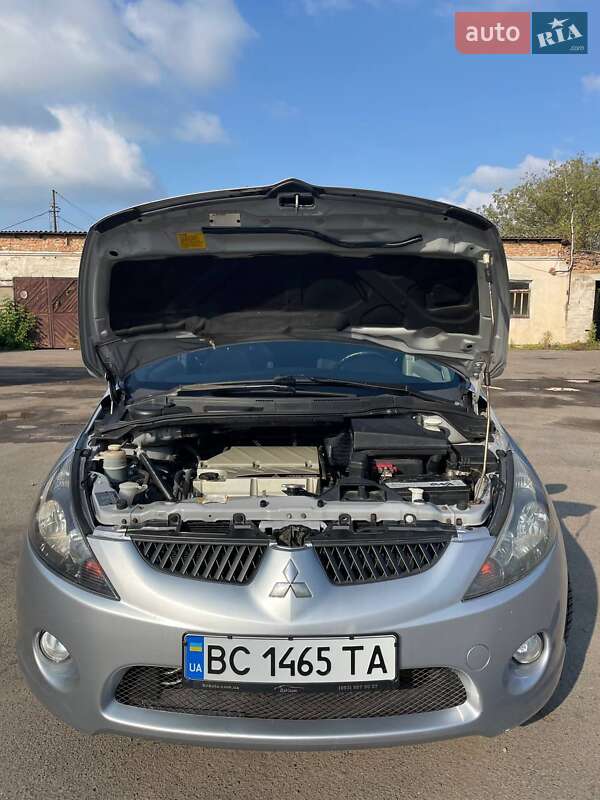 Минивэн Mitsubishi Grandis 2004 в Бродах