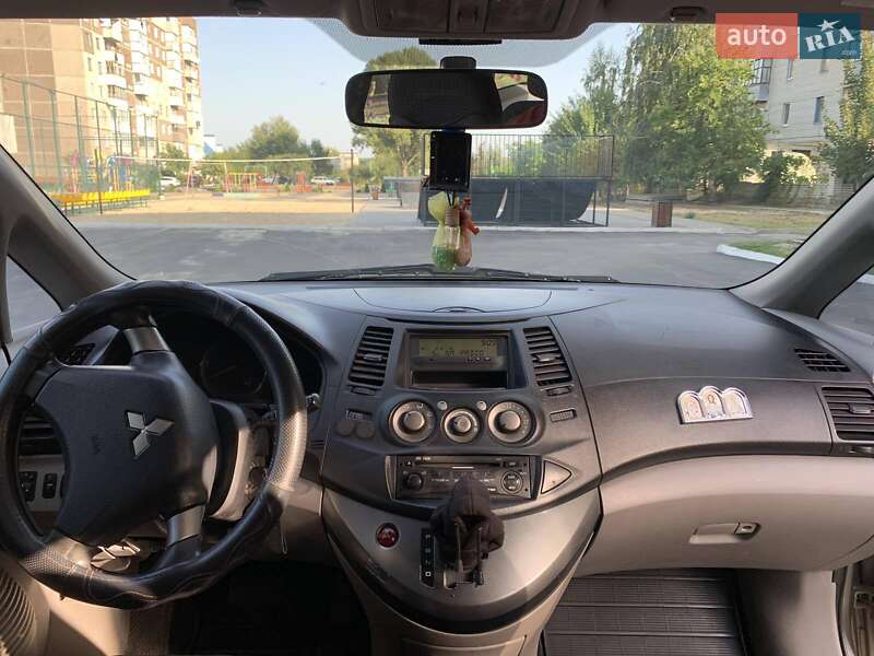 Минивэн Mitsubishi Grandis 2006 в Светловодске