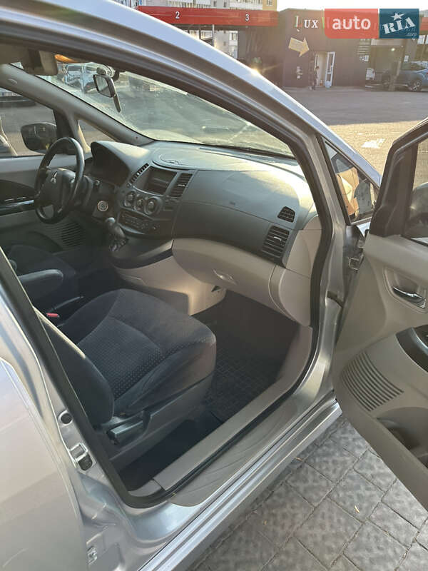 Мінівен Mitsubishi Grandis 2006 в Львові
