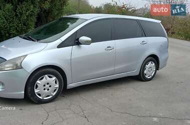 Минивэн Mitsubishi Grandis 2006 в 