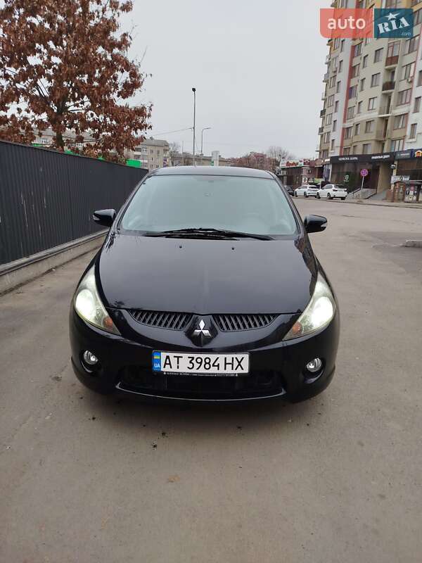 Mitsubishi Grandis 2006