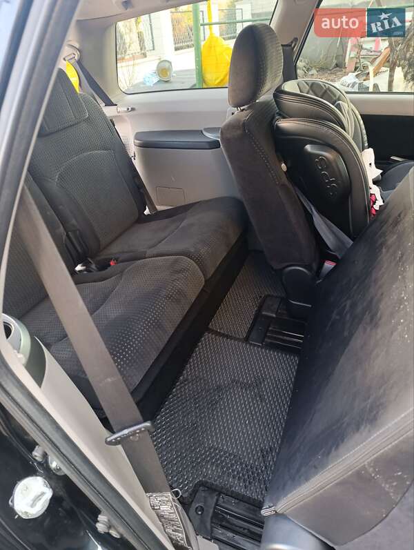 Минивэн Mitsubishi Grandis 2005 в Черноморске фото 16 Минивэн Mitsubishi Grandis 2005 в Черноморске