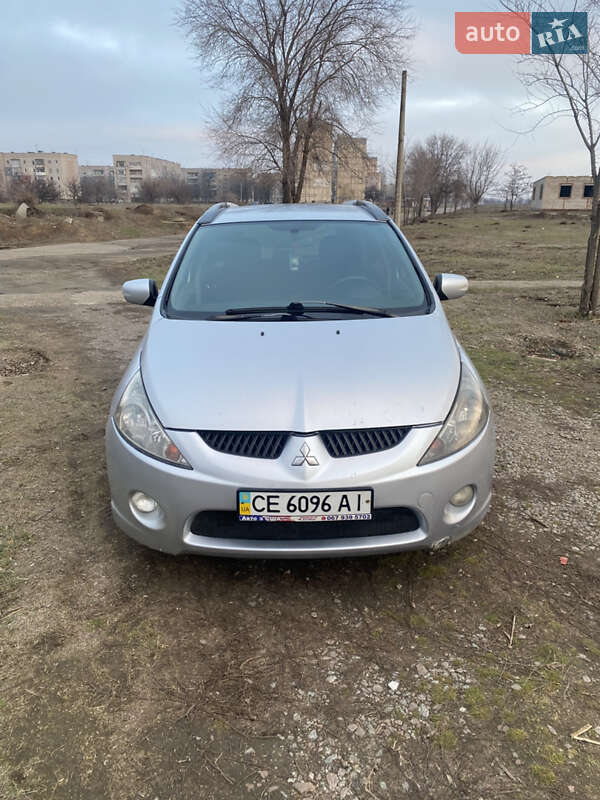 Минивэн Mitsubishi Grandis 2007 в 