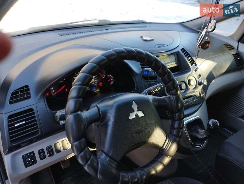 Минивэн Mitsubishi Grandis 2006 в Черкассах
