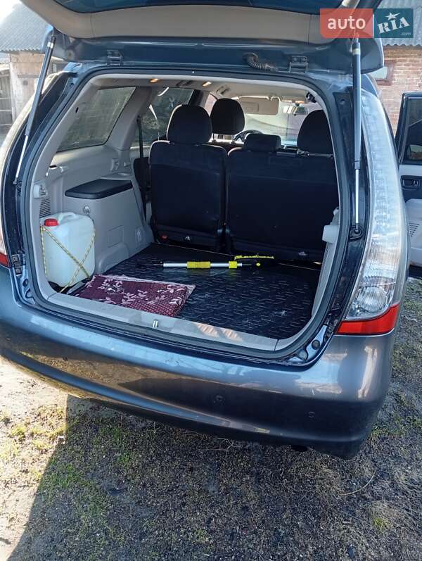 Минивэн Mitsubishi Grandis 2006 в Шептицькому