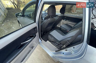 Минивэн Mitsubishi Grandis 2006 в 