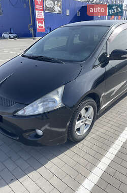 Мінівен Mitsubishi Grandis 2007 в 