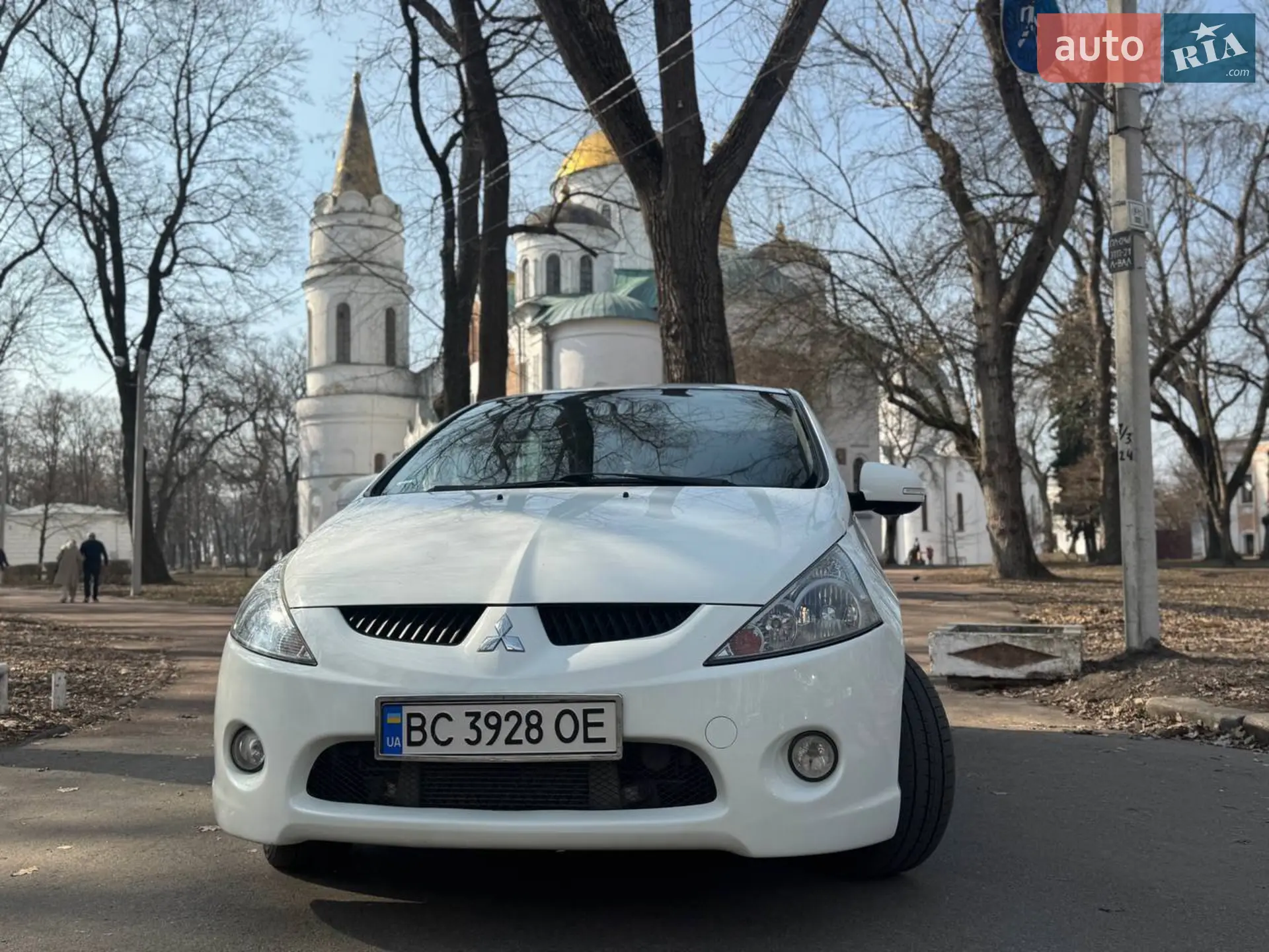 2010 Mitsubishi Grandis - мініатюра 3