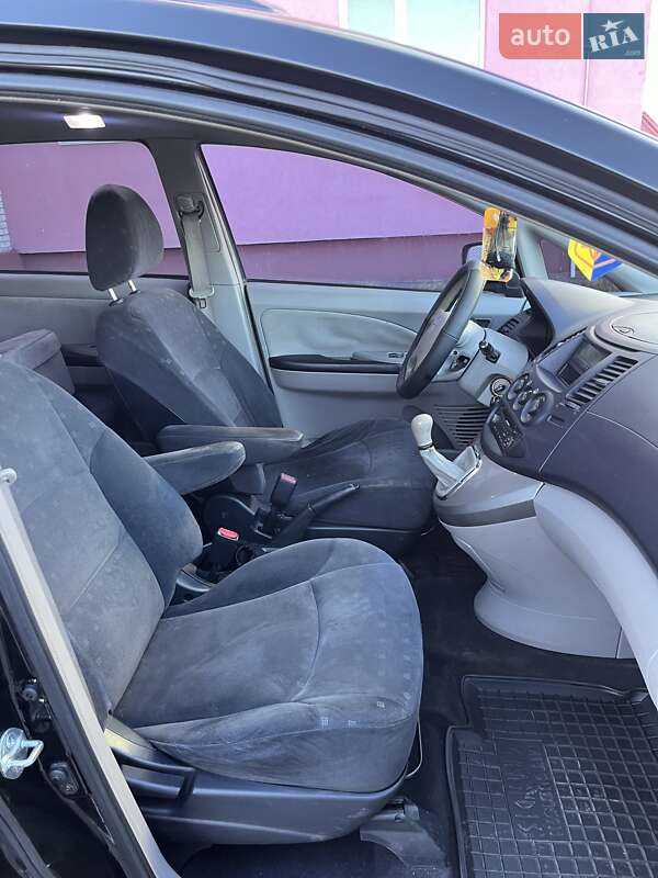 Минивэн Mitsubishi Grandis 2005 в Виннице