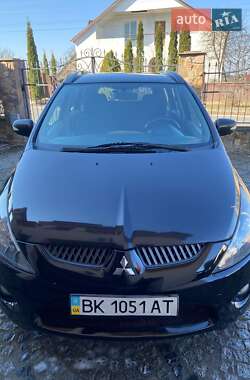 Минивэн Mitsubishi Grandis 2008 в 