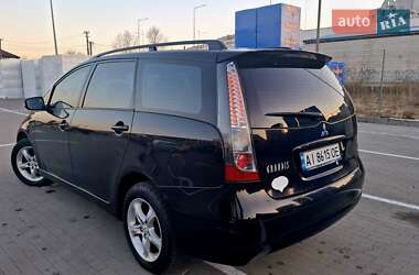 Мінівен Mitsubishi Grandis 2004 в 