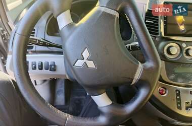 Мінівен Mitsubishi Grandis 2008 в 