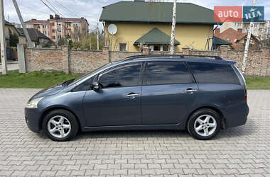 Минивэн Mitsubishi Grandis 2006 в 