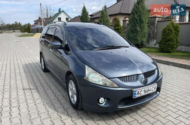 Минивэн Mitsubishi Grandis 2006 в 