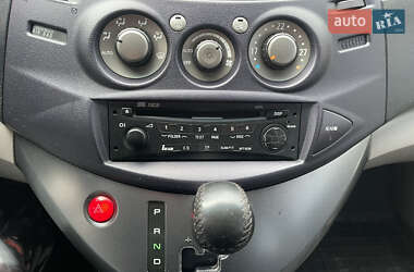 Минивэн Mitsubishi Grandis 2006 в 