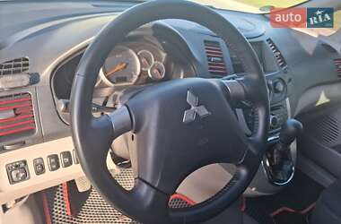 Мінівен Mitsubishi Grandis 2008 в 