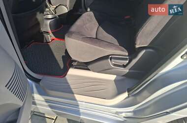 Мінівен Mitsubishi Grandis 2008 в 