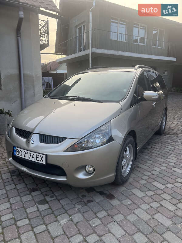 Минивэн Mitsubishi Grandis 2007 в Зборове