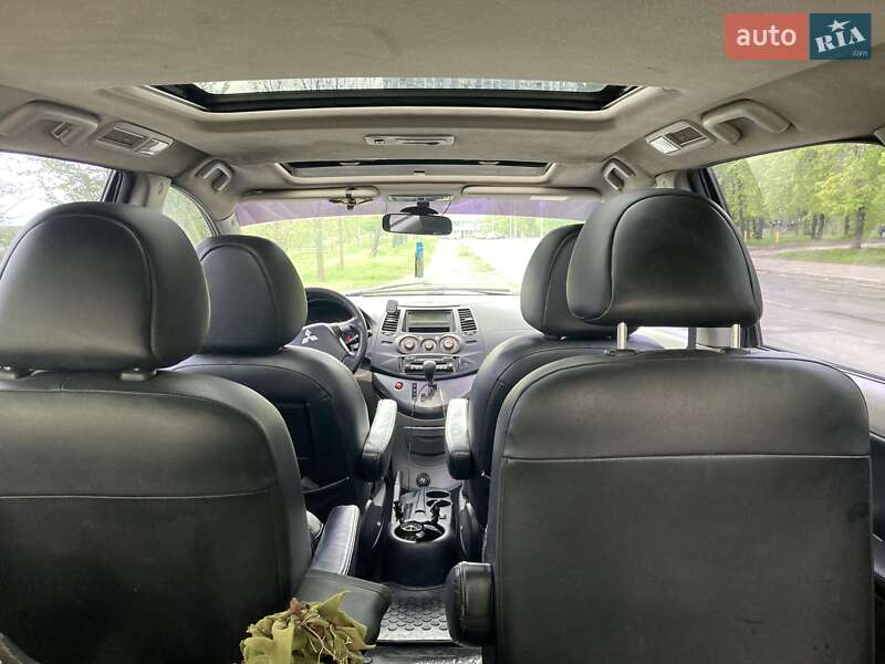 Минивэн Mitsubishi Grandis 2006 в Киеве фото 5 Минивэн Mitsubishi Grandis 2006 в Киеве