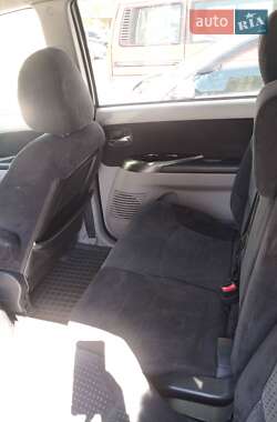 Минивэн Mitsubishi Grandis 2006 в 