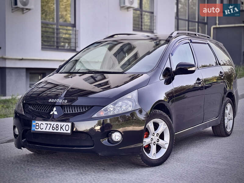 Mitsubishi Grandis 2005
