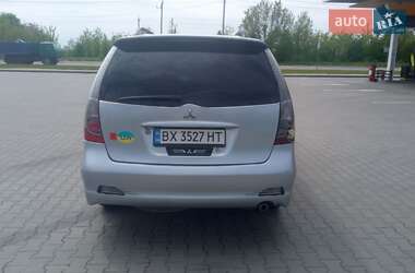 Мінівен Mitsubishi Grandis 2004 в 