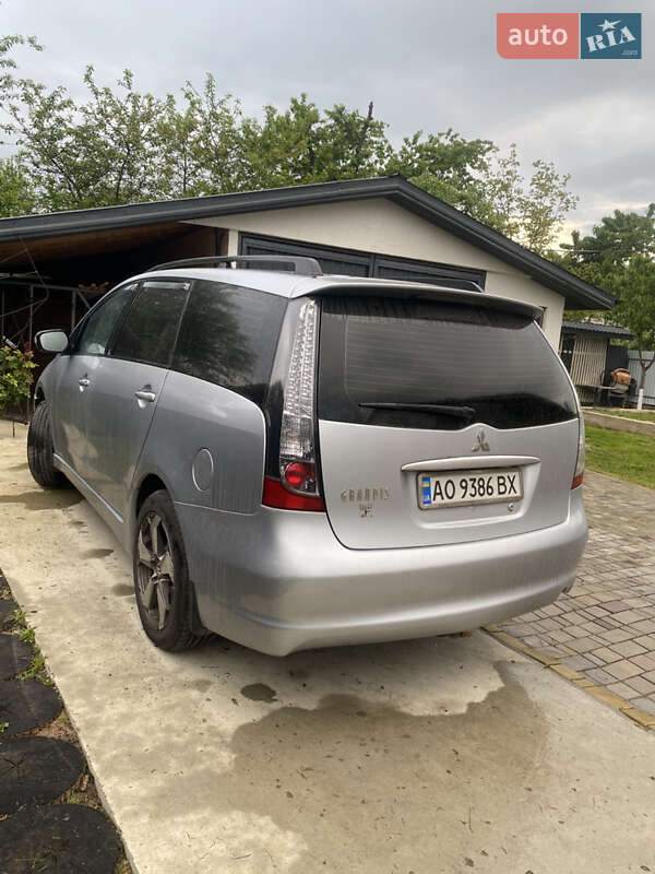 Універсал Mitsubishi Grandis 2005 в Ужгороді