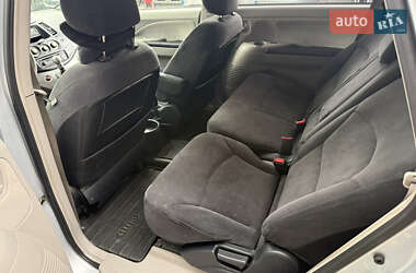 Мінівен Mitsubishi Grandis 2004 в 