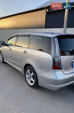 Минивэн Mitsubishi Grandis 2007 в 