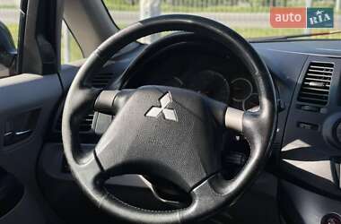 Мінівен Mitsubishi Grandis 2005 в 