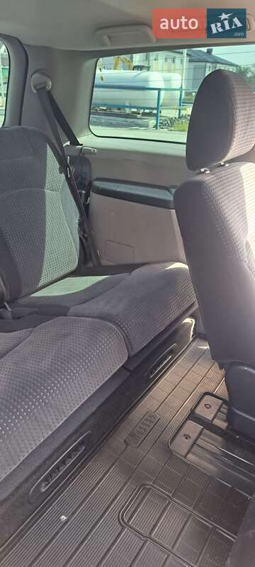 Минивэн Mitsubishi Grandis 2006 в Дрогобыче