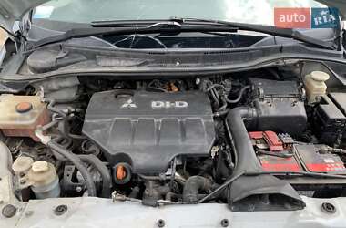 Минивэн Mitsubishi Grandis 2008 в 