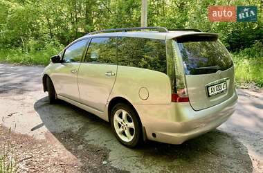 Минивэн Mitsubishi Grandis 2006 в 