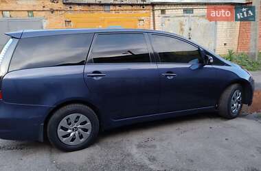 Мінівен Mitsubishi Grandis 2004 в 