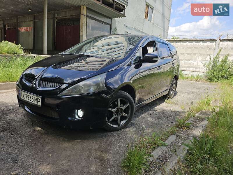 Mitsubishi Grandis 2005