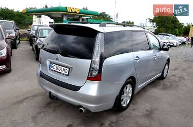 Минивэн Mitsubishi Grandis 2004 в 