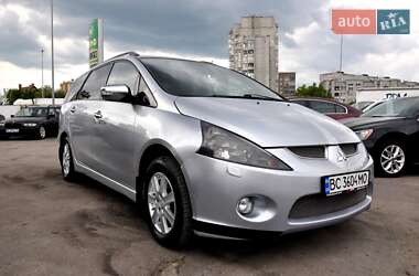 Минивэн Mitsubishi Grandis 2004 в 