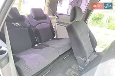 Минивэн Mitsubishi Grandis 2006 в 