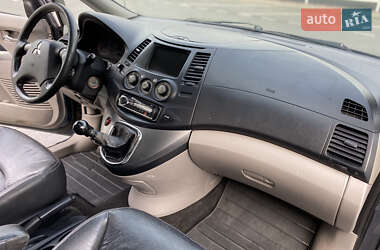 Мінівен Mitsubishi Grandis 2007 в 