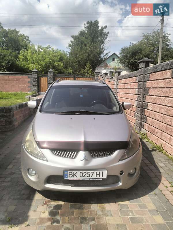 Минивэн Mitsubishi Grandis 2007 в Ровно фото 17 Минивэн Mitsubishi Grandis 2007 в Ровно